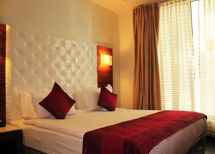 Hotel Ivory 32 New Delhi