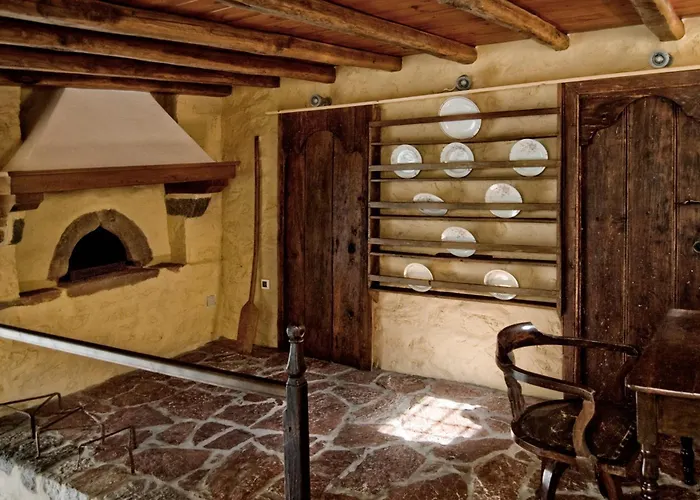 Cotommatae Hydra 1810 Hotel