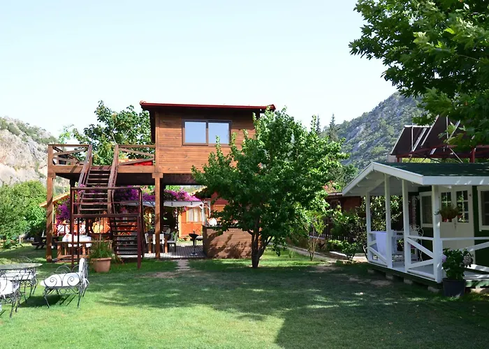 Lukkies Lodge Çıralı