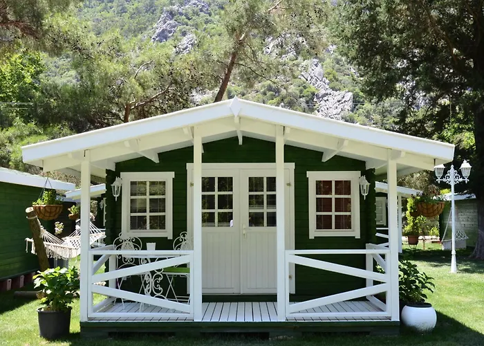 Lukkies Lodge Çıralı
