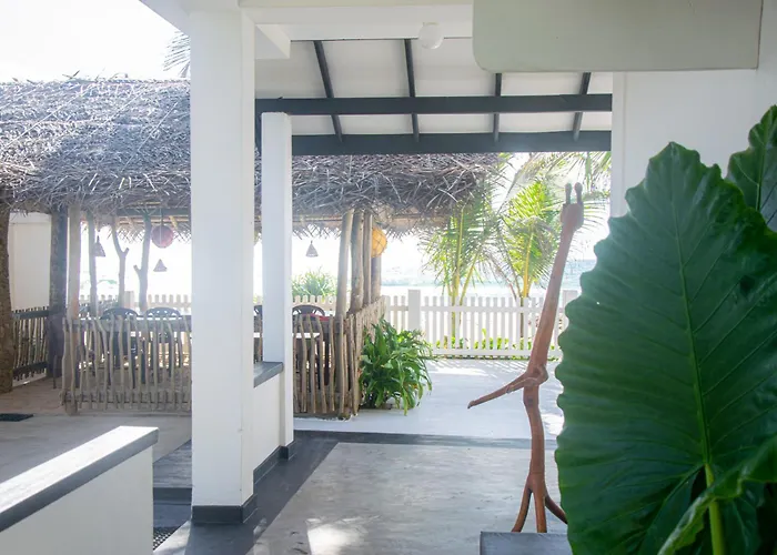 Sailors' Bay Bed & Breakfast Hikkaduwa