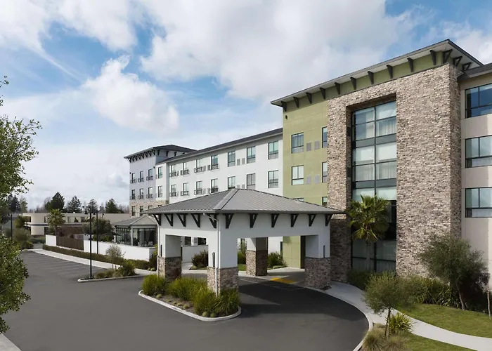 Hotel Centro Sonoma Wine Country, Tapestry Collection Hilton Rohnert Park