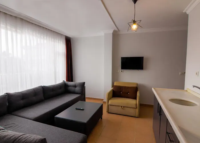 New Garden Luna Side Apart Hotel