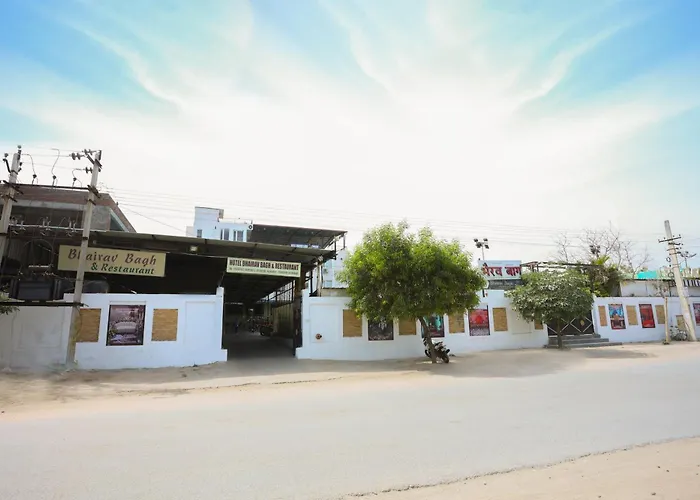 Hotel Bhairav Bagh -100 Mtr From Celebration Mall Udaipur