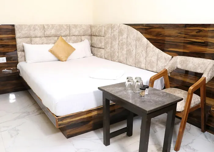 Hotel Aks By Bookingcare Rewa