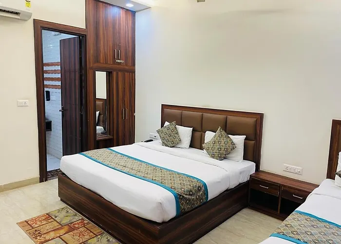 Hotel The Golden Taj By The Golden Taj Group & Hotels Agra 