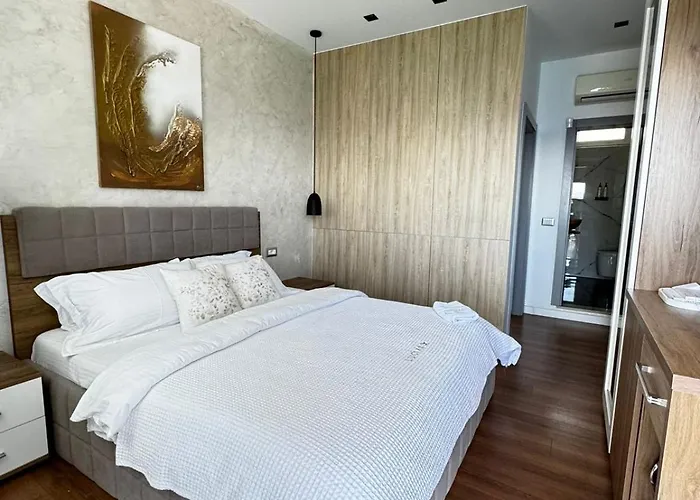 Luciano Hotel Himare