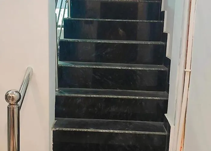 Gauri Kedareshwar Guest House Varanasi