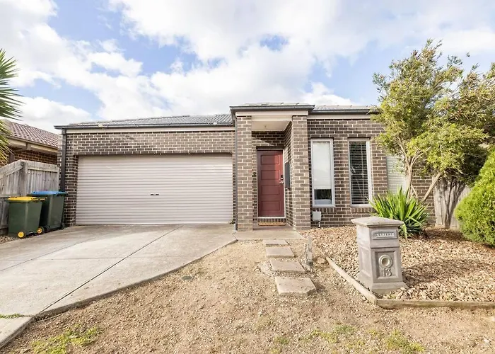 Spacious And Inviting Home Werribee