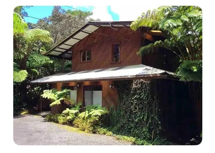 The Pacifica Inn Volcano