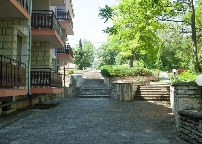 Bisser Hotel - Free Parking - Free Pool Access Balchik
