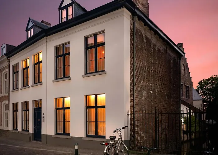 Canalside House - Luxury Guesthouse Brujas