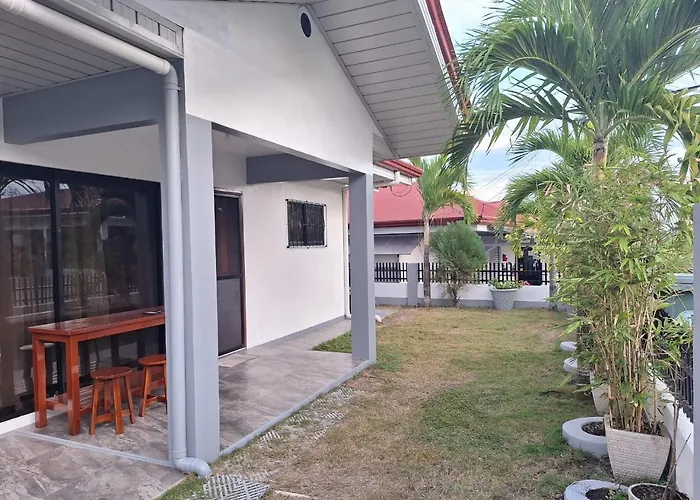 Garden Village Resort Moalboal