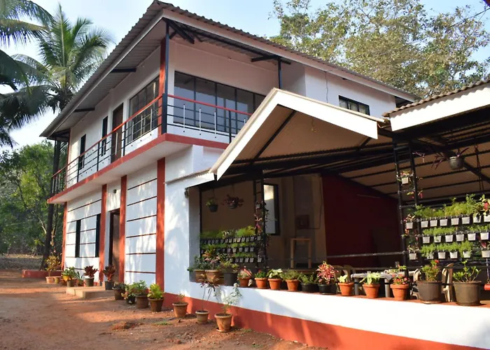Bahar Deluxe Bed & Breakfast Dapoli