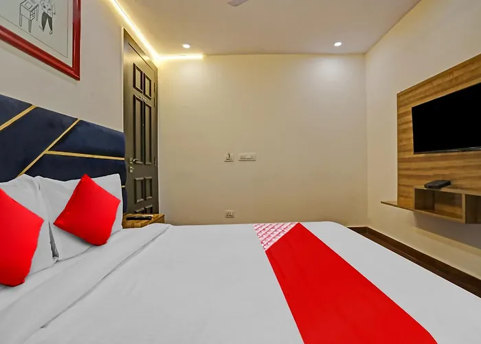 Oyo Flagship 812557 Hotel Royal Palace New Delhi