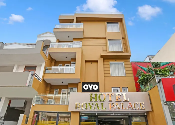 Oyo Flagship 812557 Hotel Royal Palace New Delhi