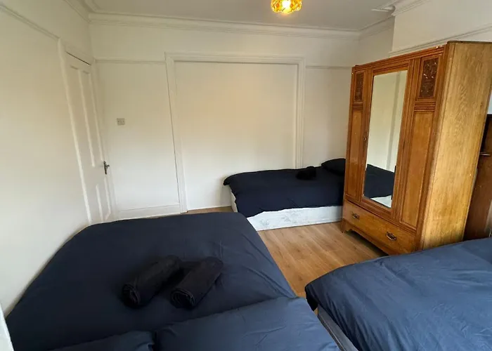 Big Family Room In Room At 2 Iveragh Rd-4 Dublin