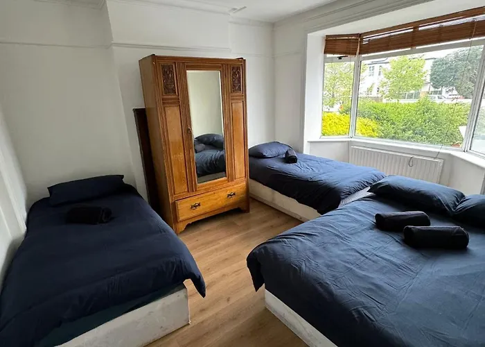 Big Family Room In Room At 2 Iveragh Rd-4 Dublin