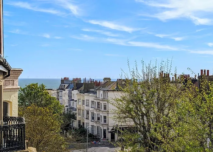 INNit Bliss Hove