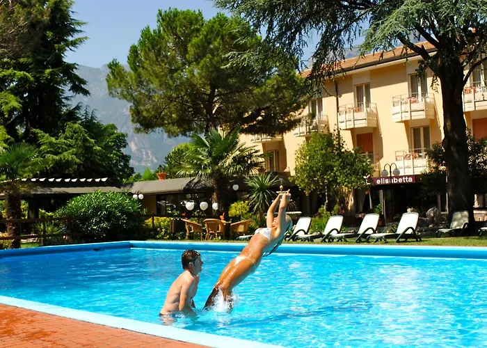 Hotel Elisabetta Torbole Sul Garda