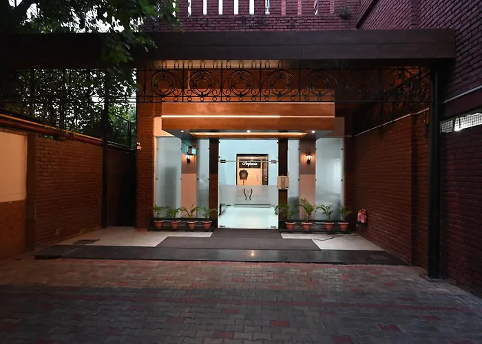 Little Chef Hotel Kanpur