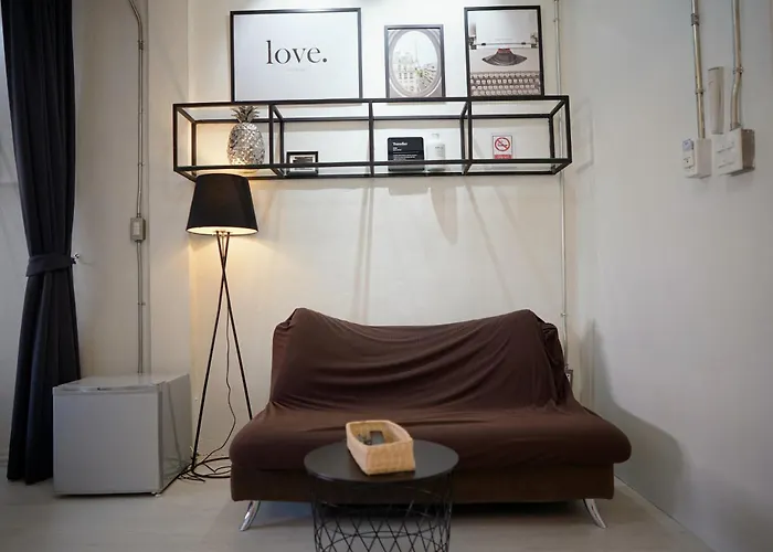 Hidden Habitat - Design Guesthouse Bangkok