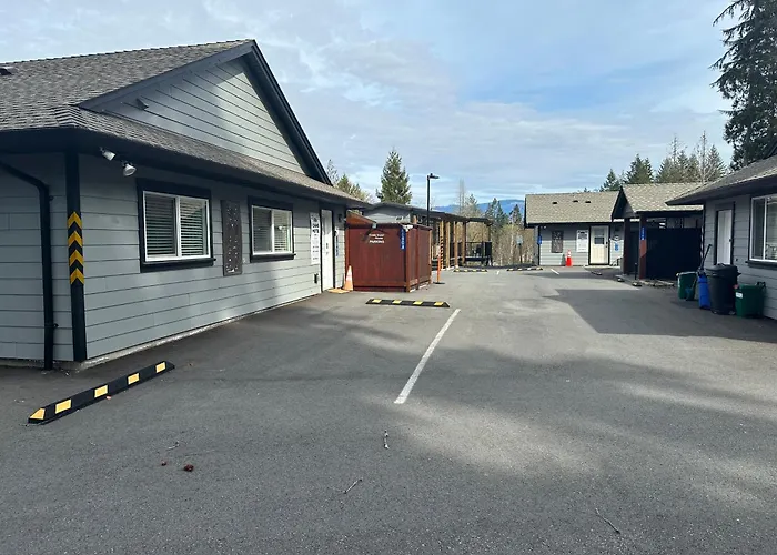 Chims Cabins - Port Alberni