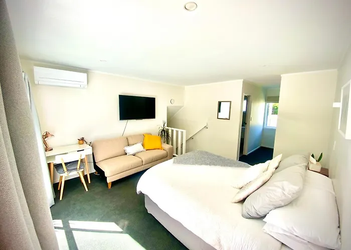 2 Mile Bay Guesthouse Taupo