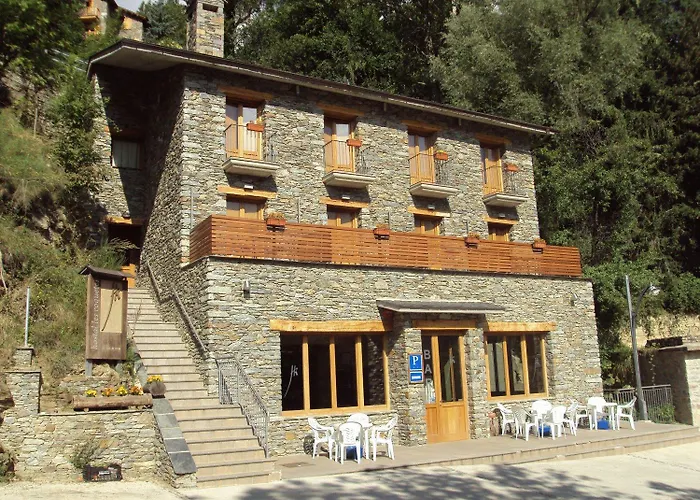 Hostal Les Roquetes Queralbs 