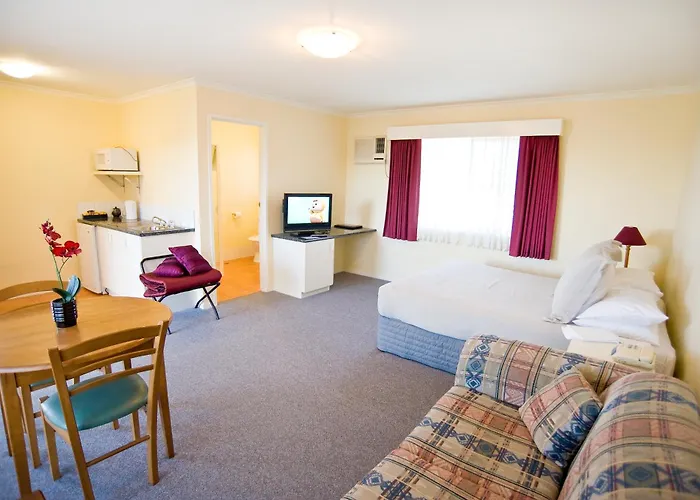 Redwood Manor Motel Apartments Warrnambool