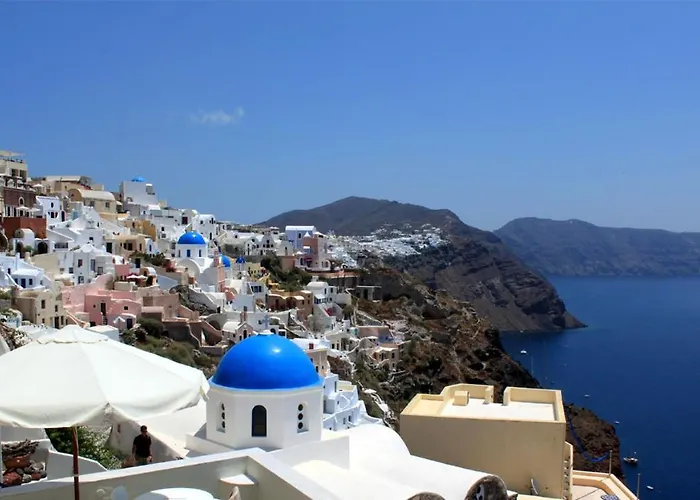 Zoe Aegeas Traditional Houses Oia 