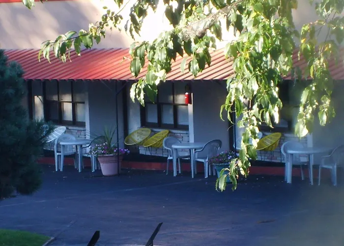 Capricorn Motel Royale 1000 Islands Lansdowne