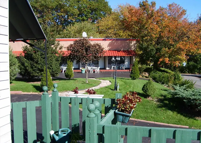Capricorn Motel Royale 1000 Islands Lansdowne
