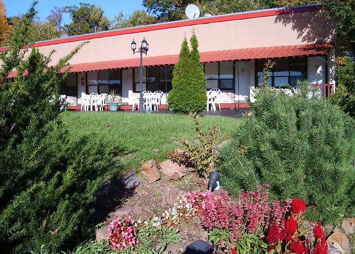 Capricorn Motel Royale 1000 Islands Lansdowne