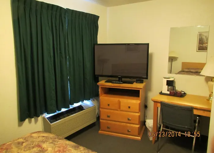 Lazy J Motel Claresholm