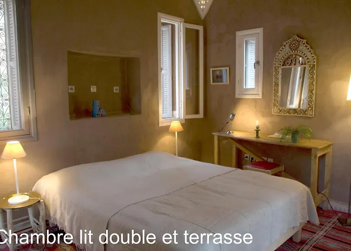 Villa Zagora Desert Retreat Restaurant-Pool-Sahara Tours