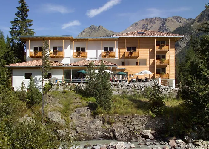 Hotel zum See Martell