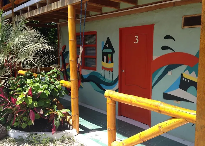 Pop House Hotel Montanita