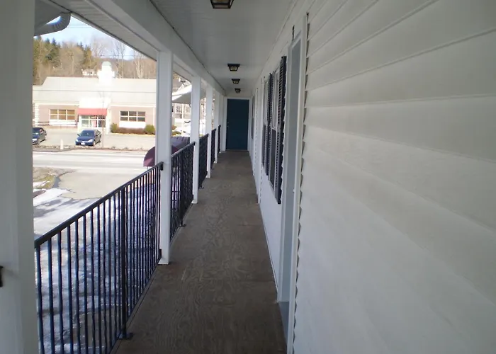 Sunset Inn Lee