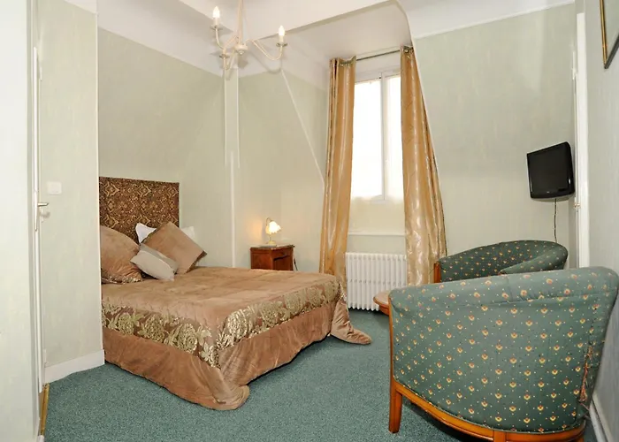 Hotel La Tour Sully-sur-Loire