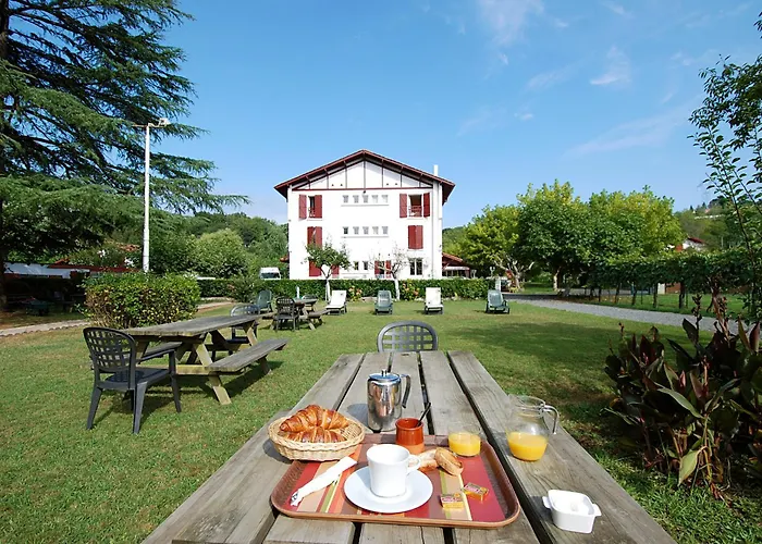 Hotel Pyrenees Atlantique Saint-Pée-sur-Nivelle