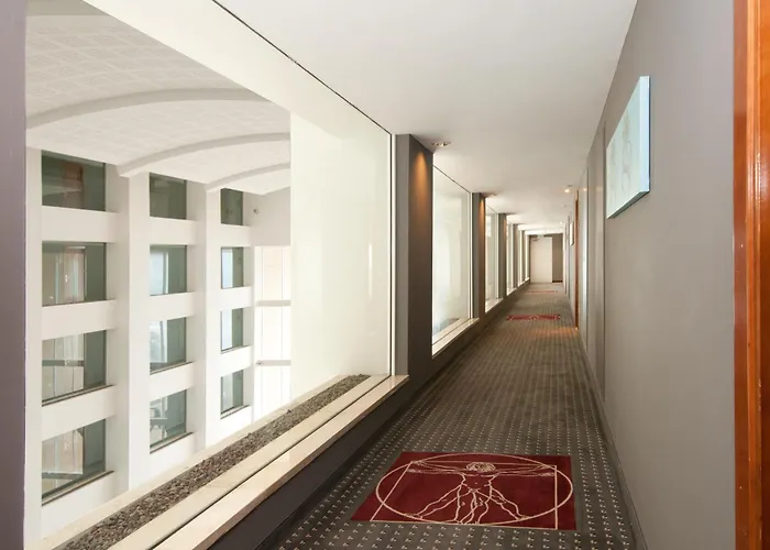 Arena Hotel By The Beach Bat Yam