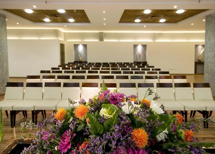 Arena Hotel By The Beach Bat Yam