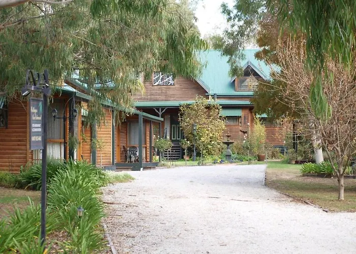 Cottages On Edward Deniliquin