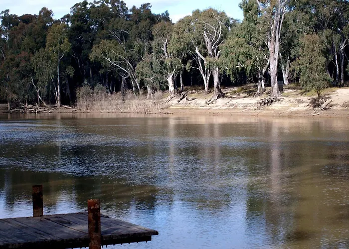Cottages On Edward Deniliquin