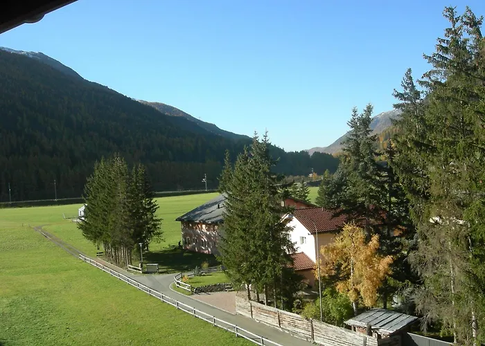 Hotel Adler Garni Zernez