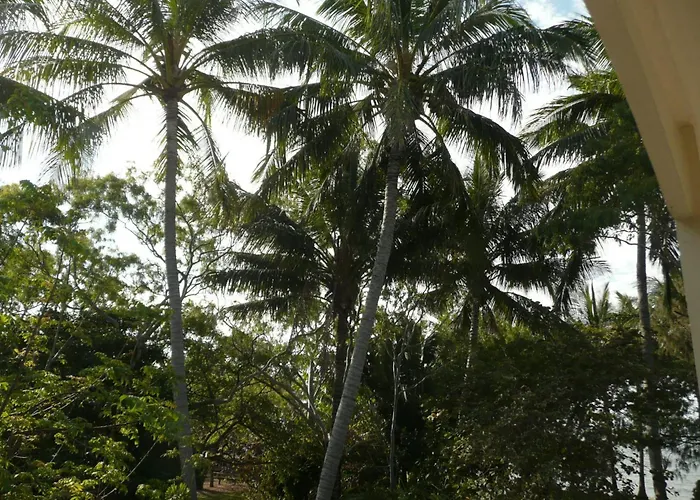 Beachside Holiday Units Bowen