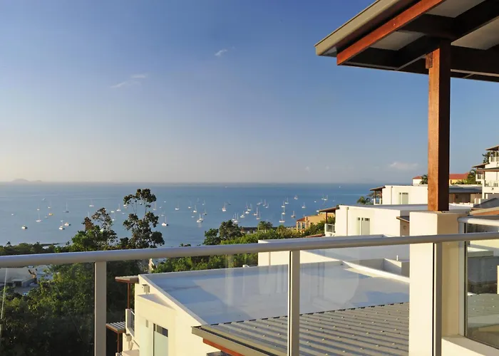 Whitsunday Reflections Aparthotel Airlie Beach