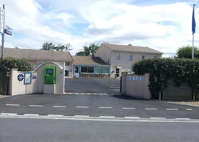 Tour Hôtel Lesparre-Médoc