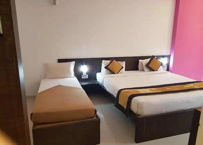 Hotel Golden View Shirdi